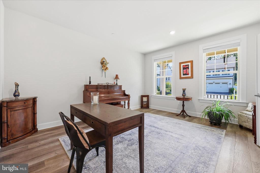 7116 STARMOUNT COURT