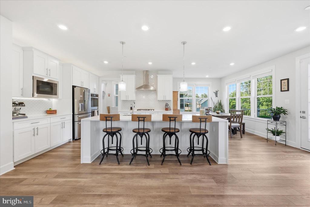 7116 STARMOUNT COURT