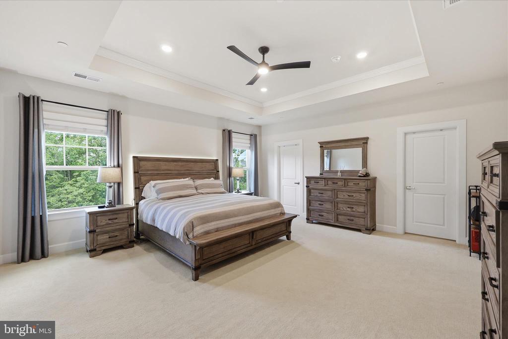 7116 STARMOUNT COURT