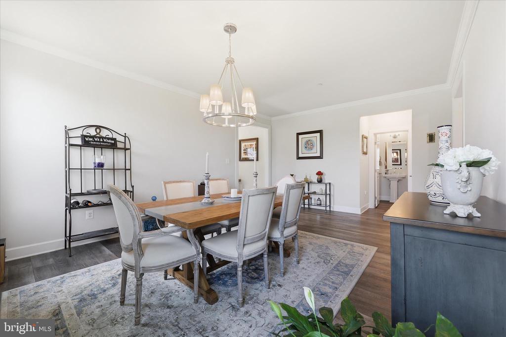 7116 STARMOUNT COURT