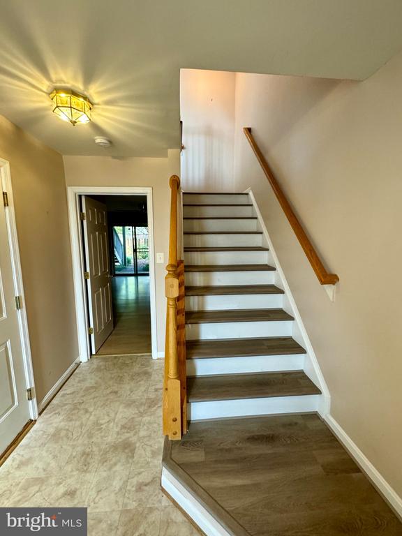 2424 WYNFIELD COURT NW