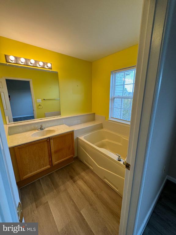 2424 WYNFIELD COURT NW