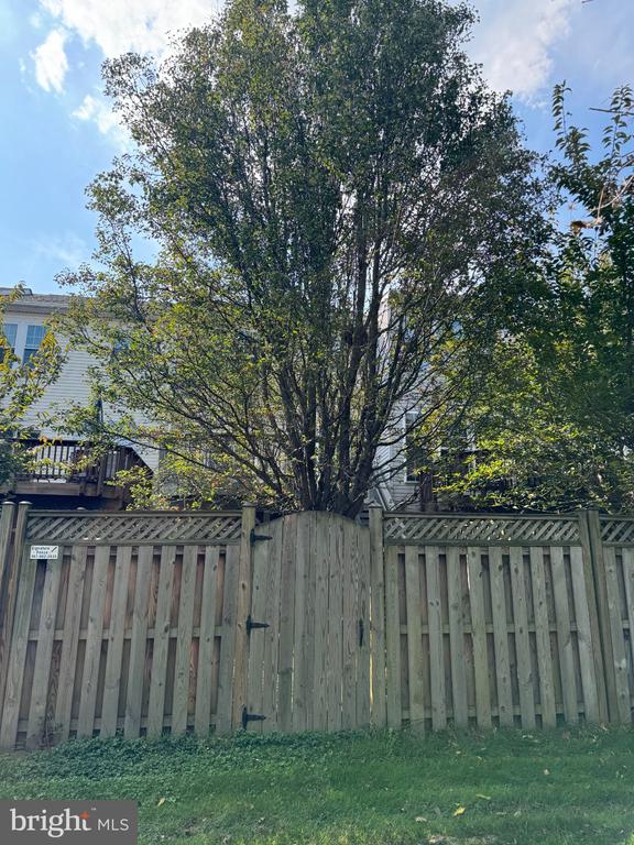 2424 WYNFIELD COURT NW
