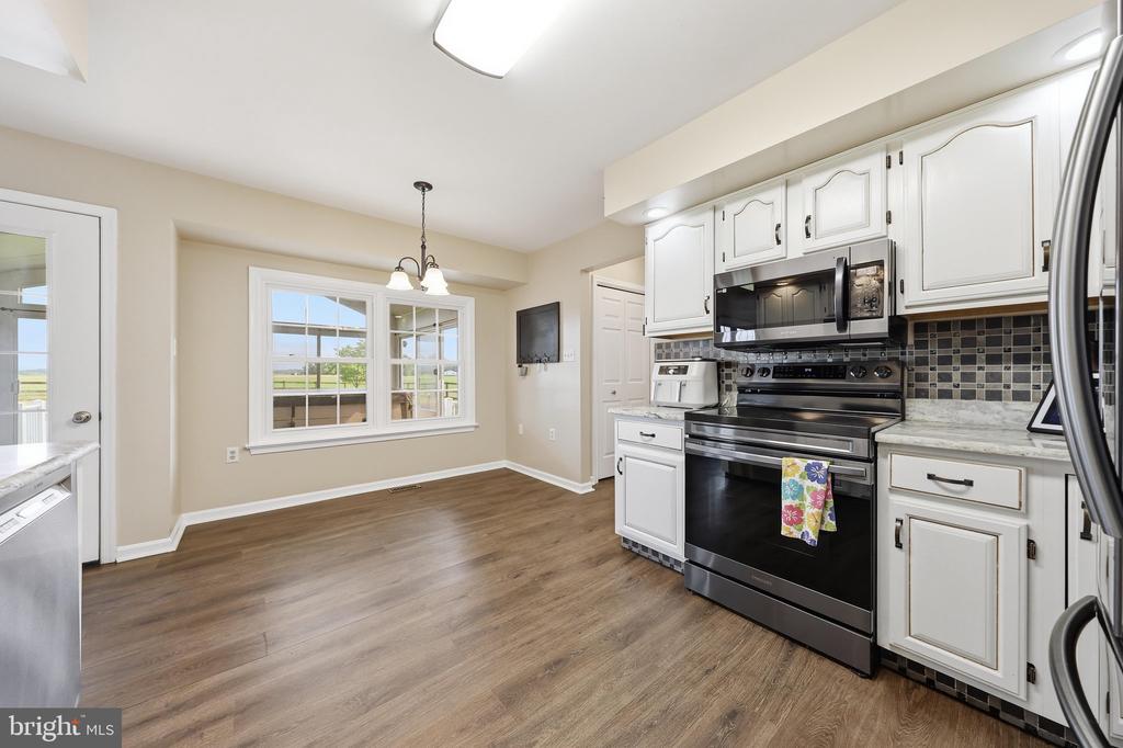 8404 GROSSNICKLE COURT