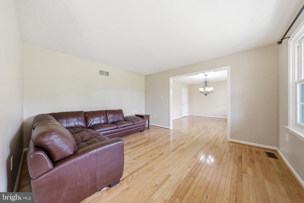 8404 GROSSNICKLE COURT