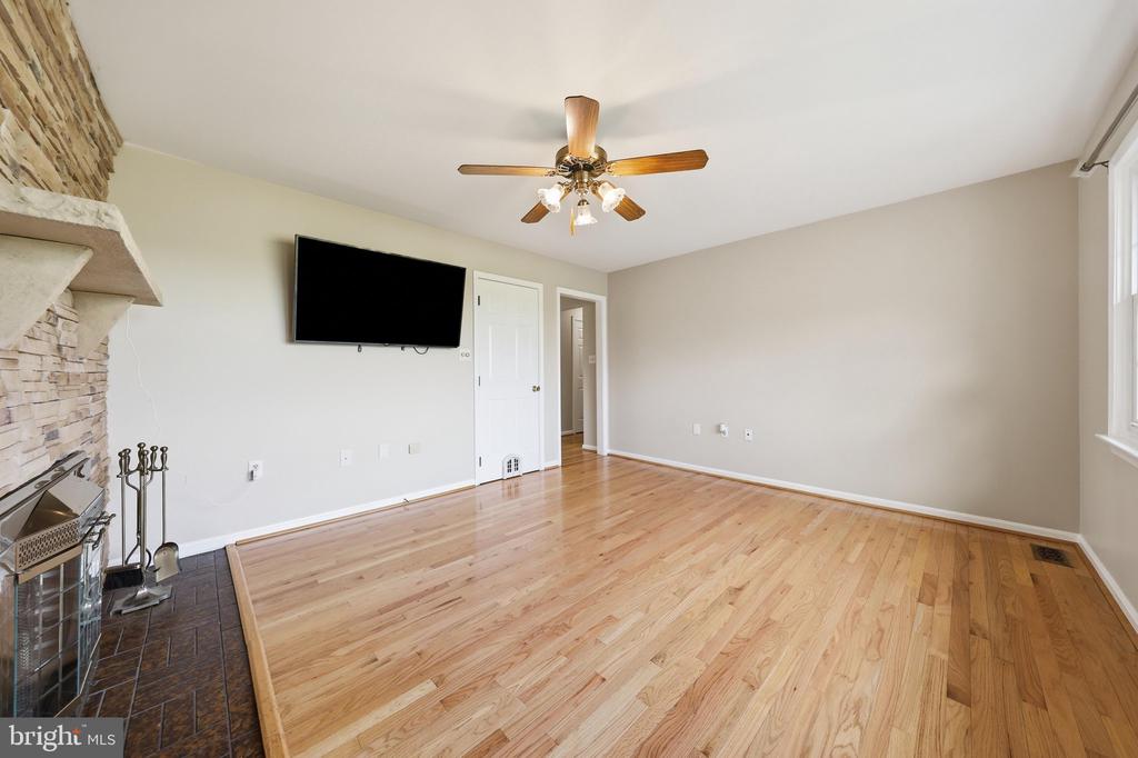 8404 GROSSNICKLE COURT