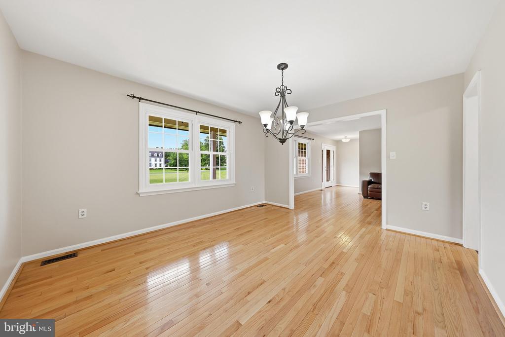 8404 GROSSNICKLE COURT