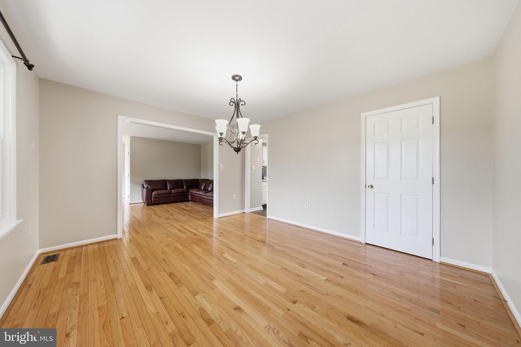 8404 GROSSNICKLE COURT