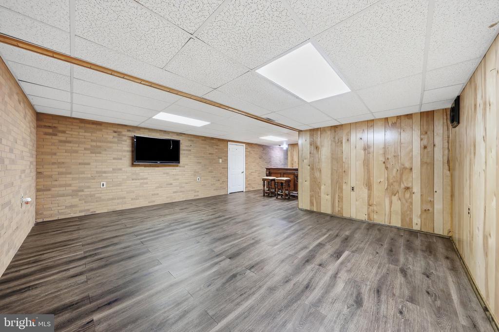 8404 GROSSNICKLE COURT