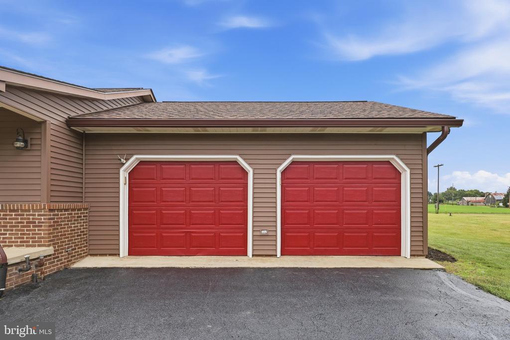 8404 GROSSNICKLE COURT