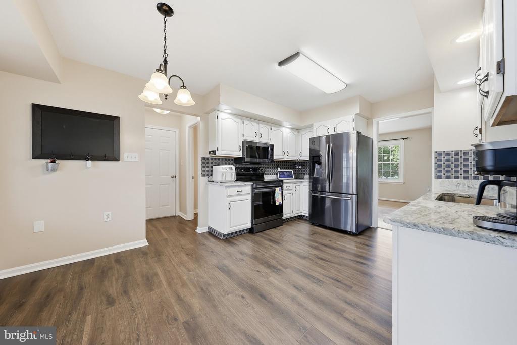8404 GROSSNICKLE COURT