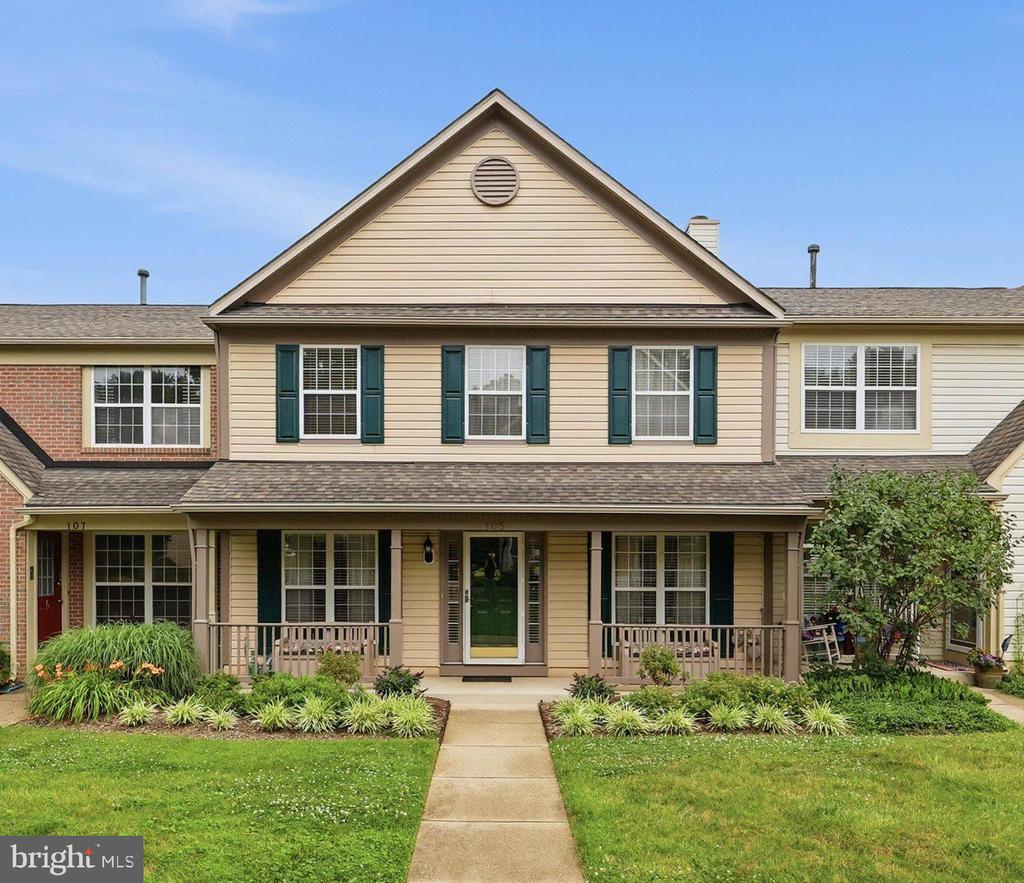 105 NEW CASTLE COURT