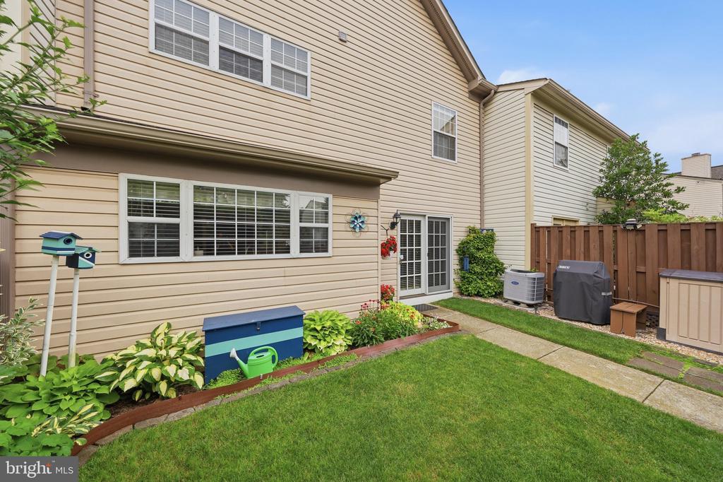 105 NEW CASTLE COURT