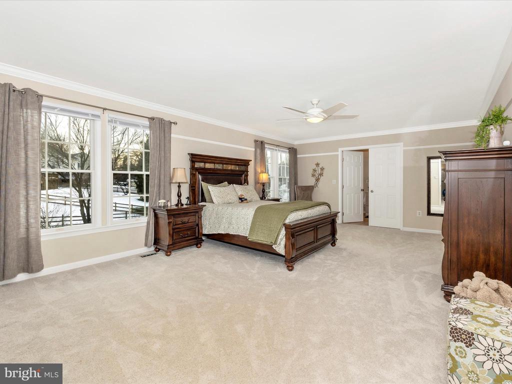 2422 COBBLESTONE WAY