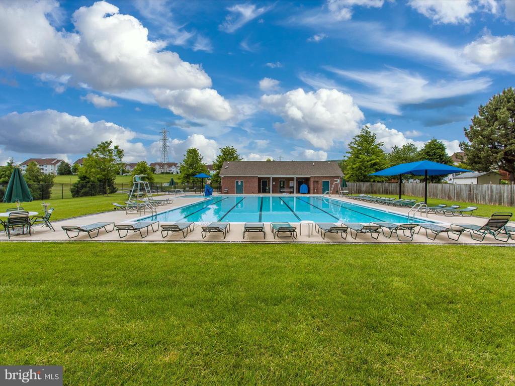 2422 COBBLESTONE WAY