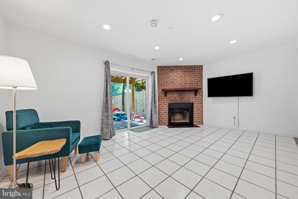 1554 DOCKSIDE DRIVE