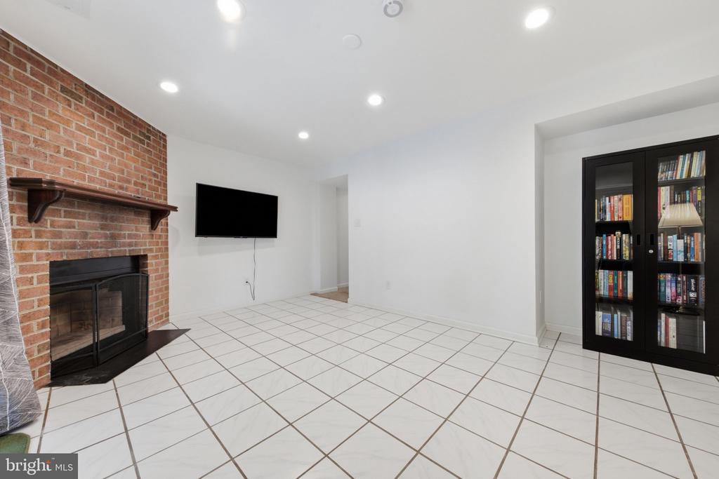 1554 DOCKSIDE DRIVE