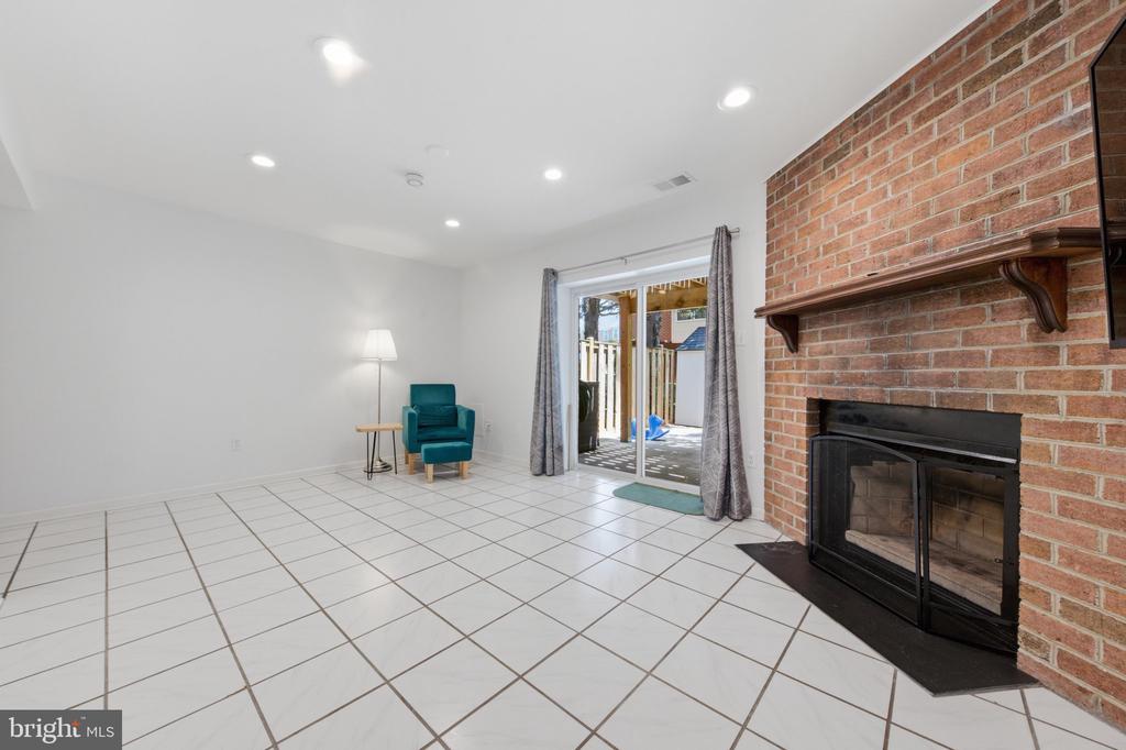 1554 DOCKSIDE DRIVE