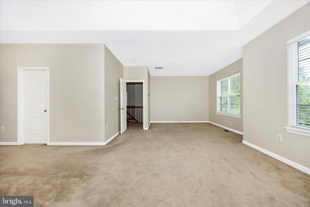 1920 MORAN DRIVE