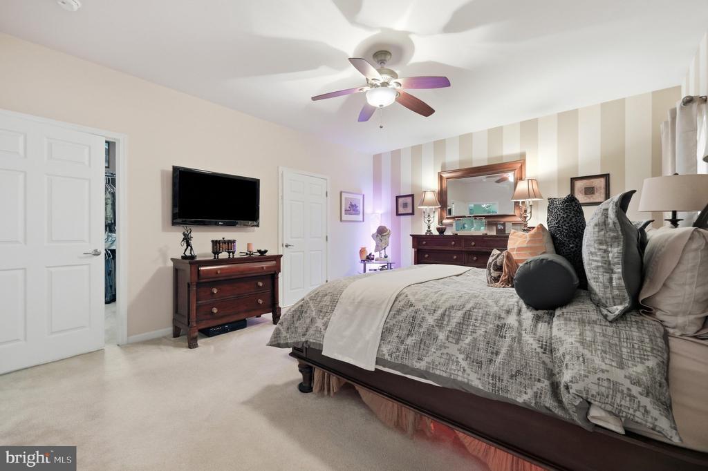 10521 EDWARDIAN LANE Unit: 142