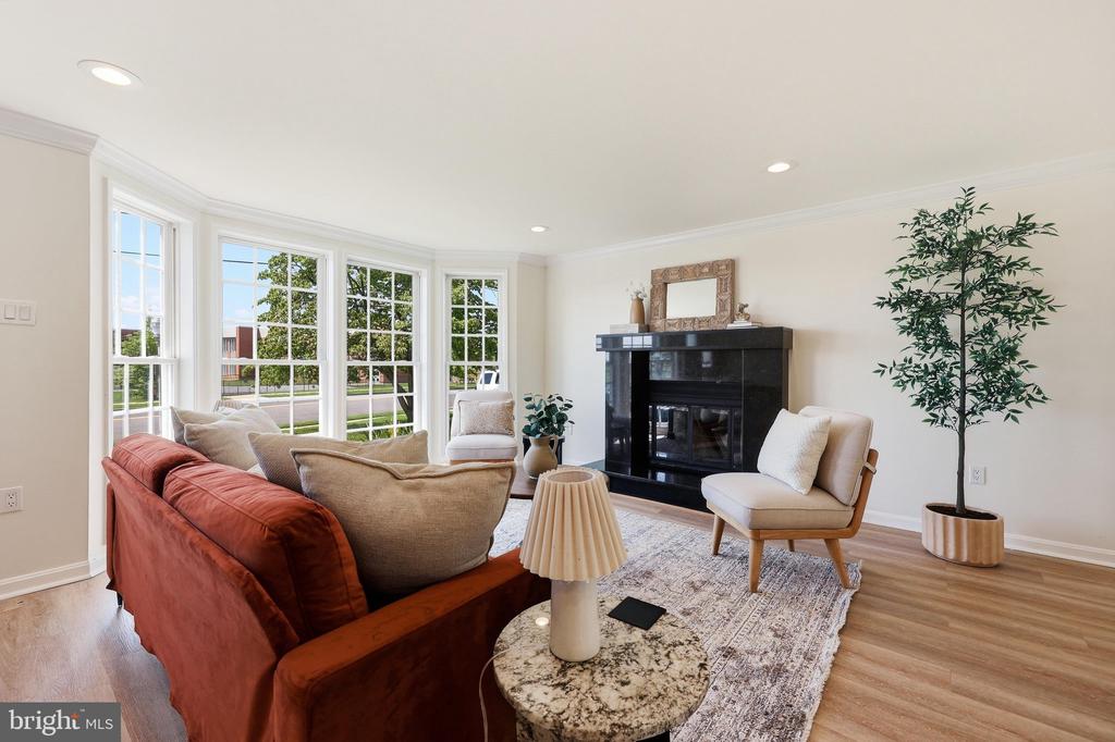1309 BUTTERFLY LANE