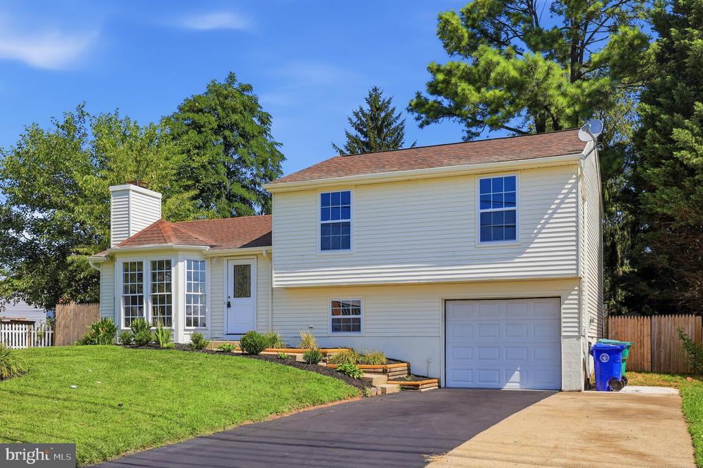 1309 BUTTERFLY LANE