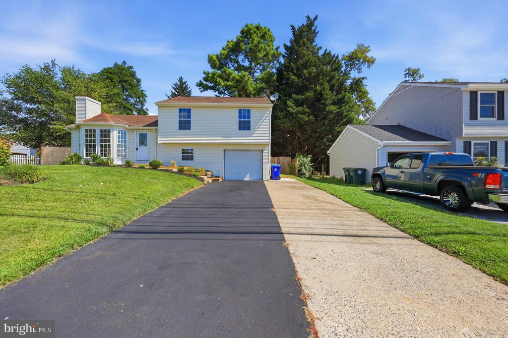 1309 BUTTERFLY LANE