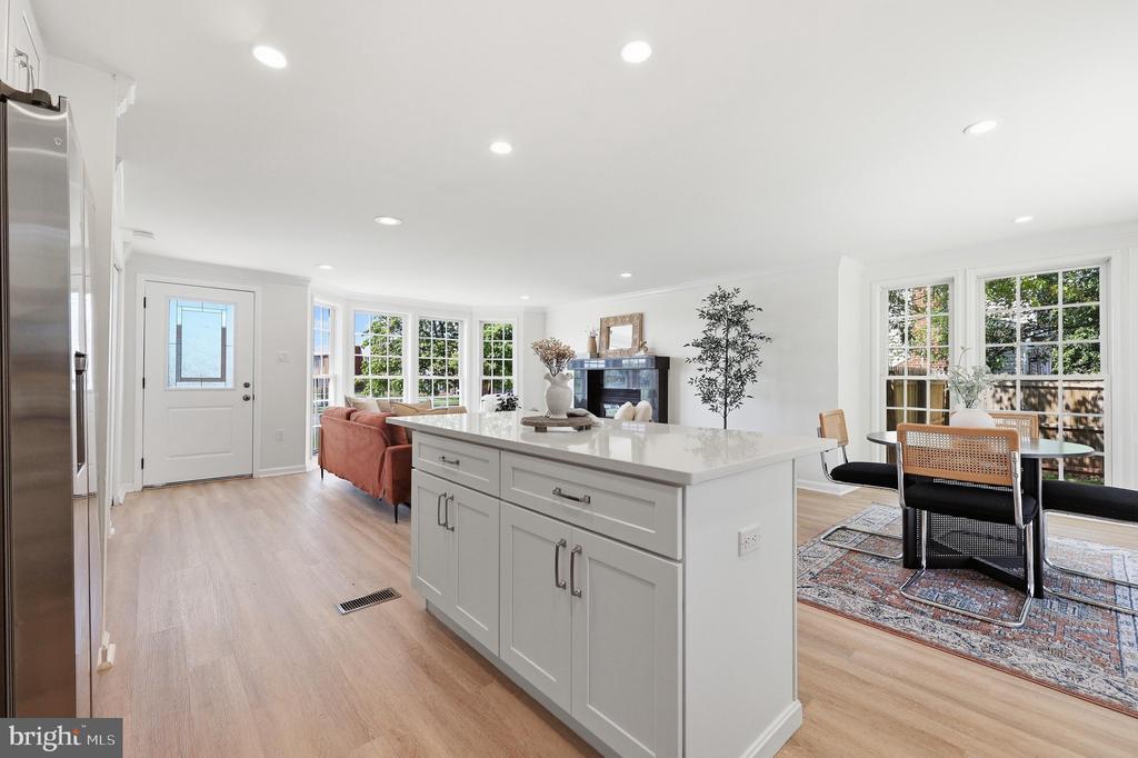1309 BUTTERFLY LANE