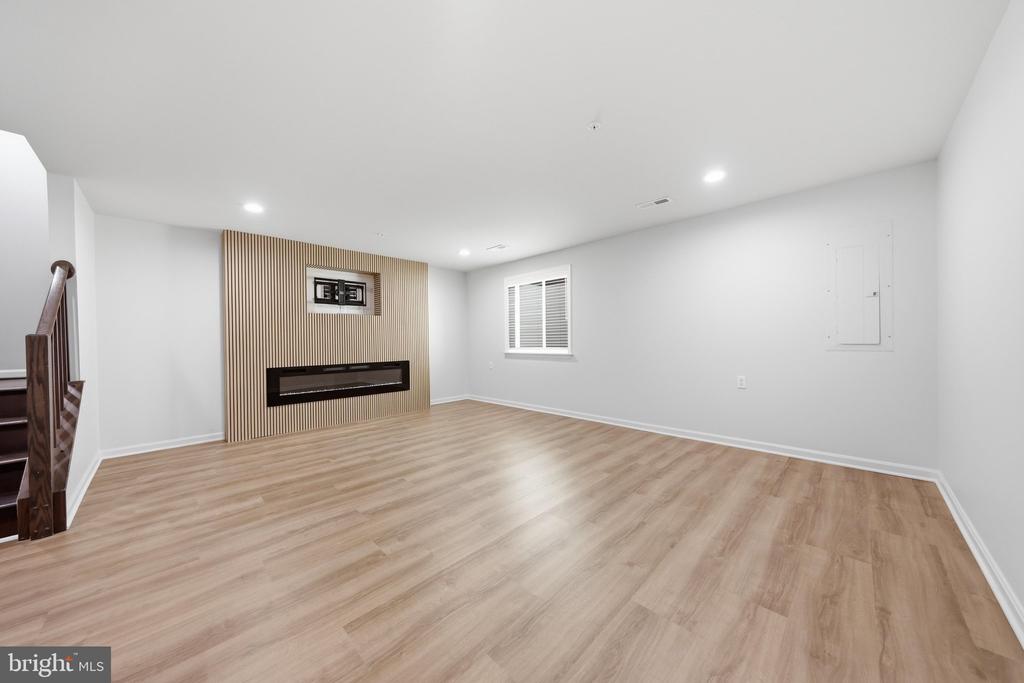 747 HOLDEN ROAD