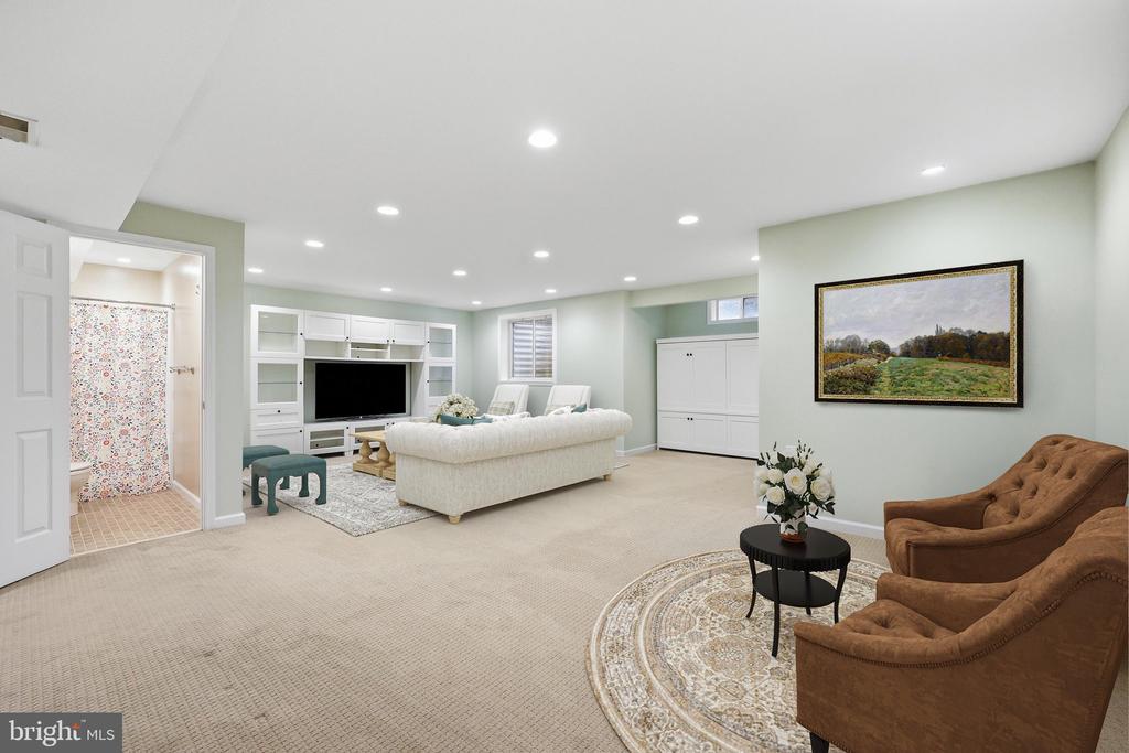 11842 FAWN COURT