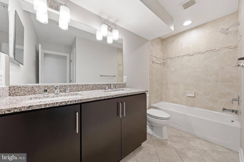 1402 WHEYFIELD DRIVE