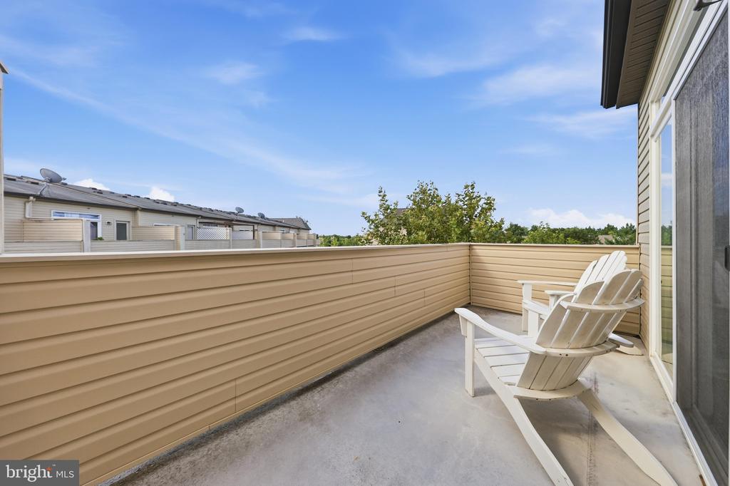 1402 WHEYFIELD DRIVE