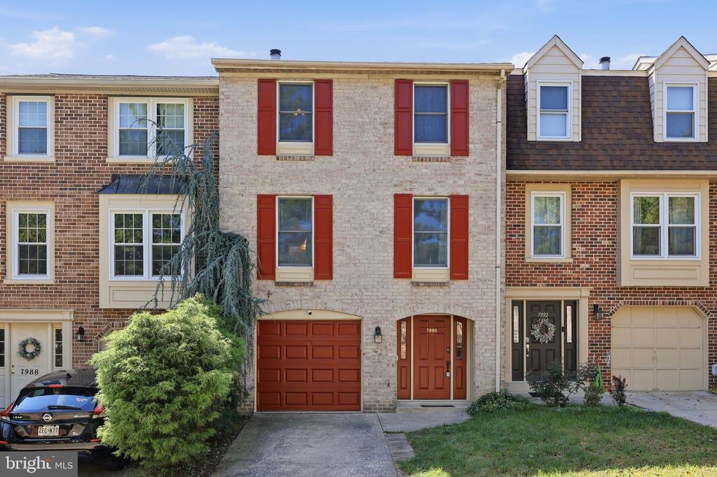 7990 SCHOONER COURT