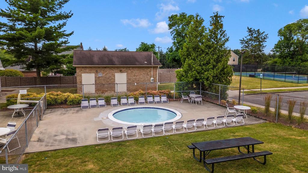 7990 SCHOONER COURT