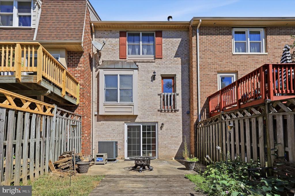 7990 SCHOONER COURT