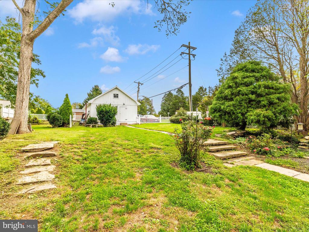 1 W MAIN STREET