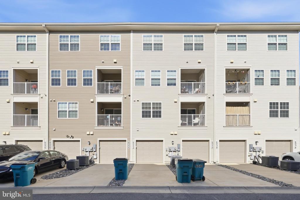 6042 FORUM SQUARE
