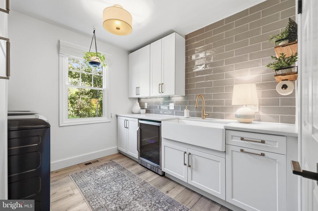 4609 SKYLINE TERRACE