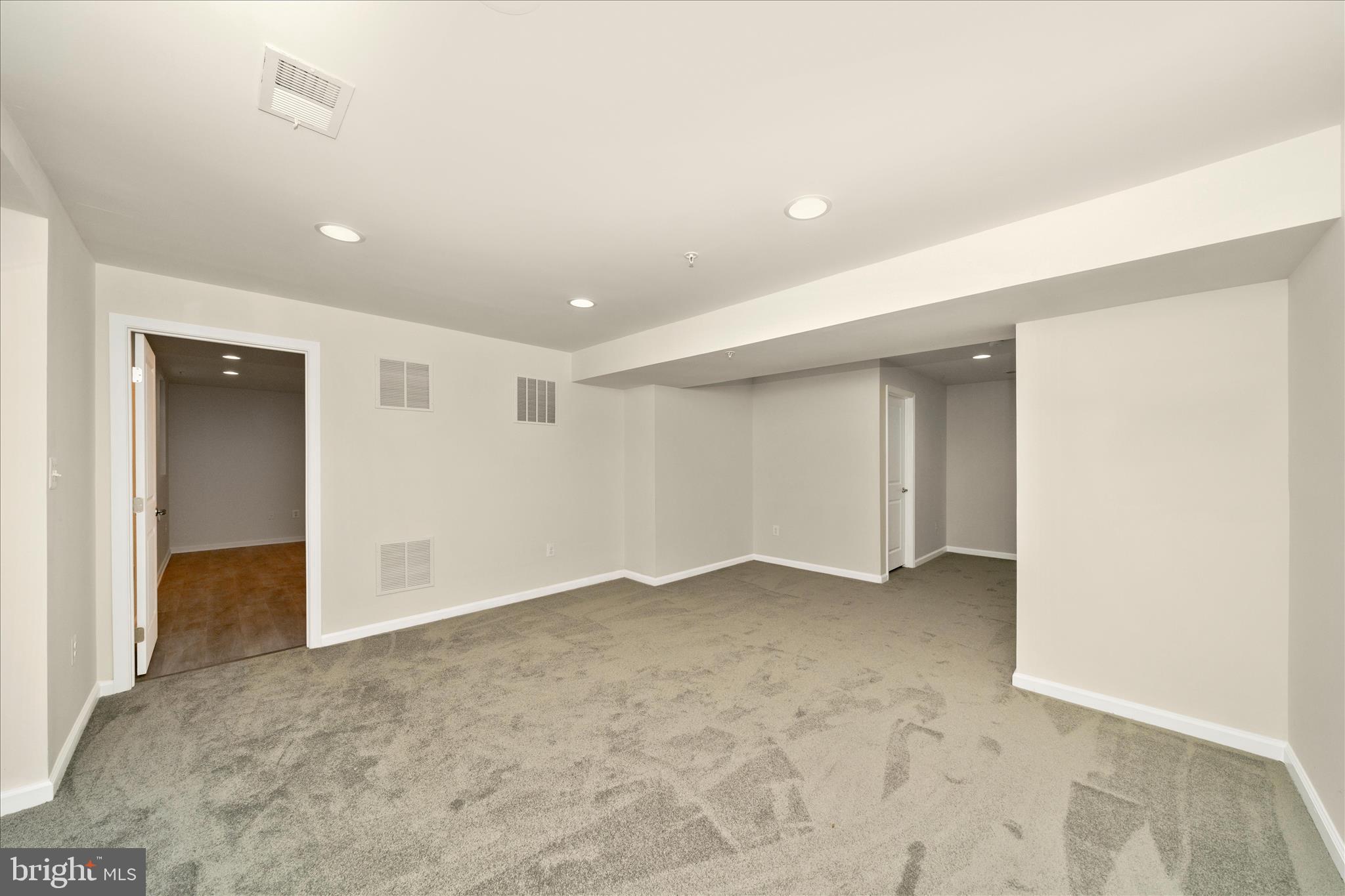 7014 LINDEN AVENUE