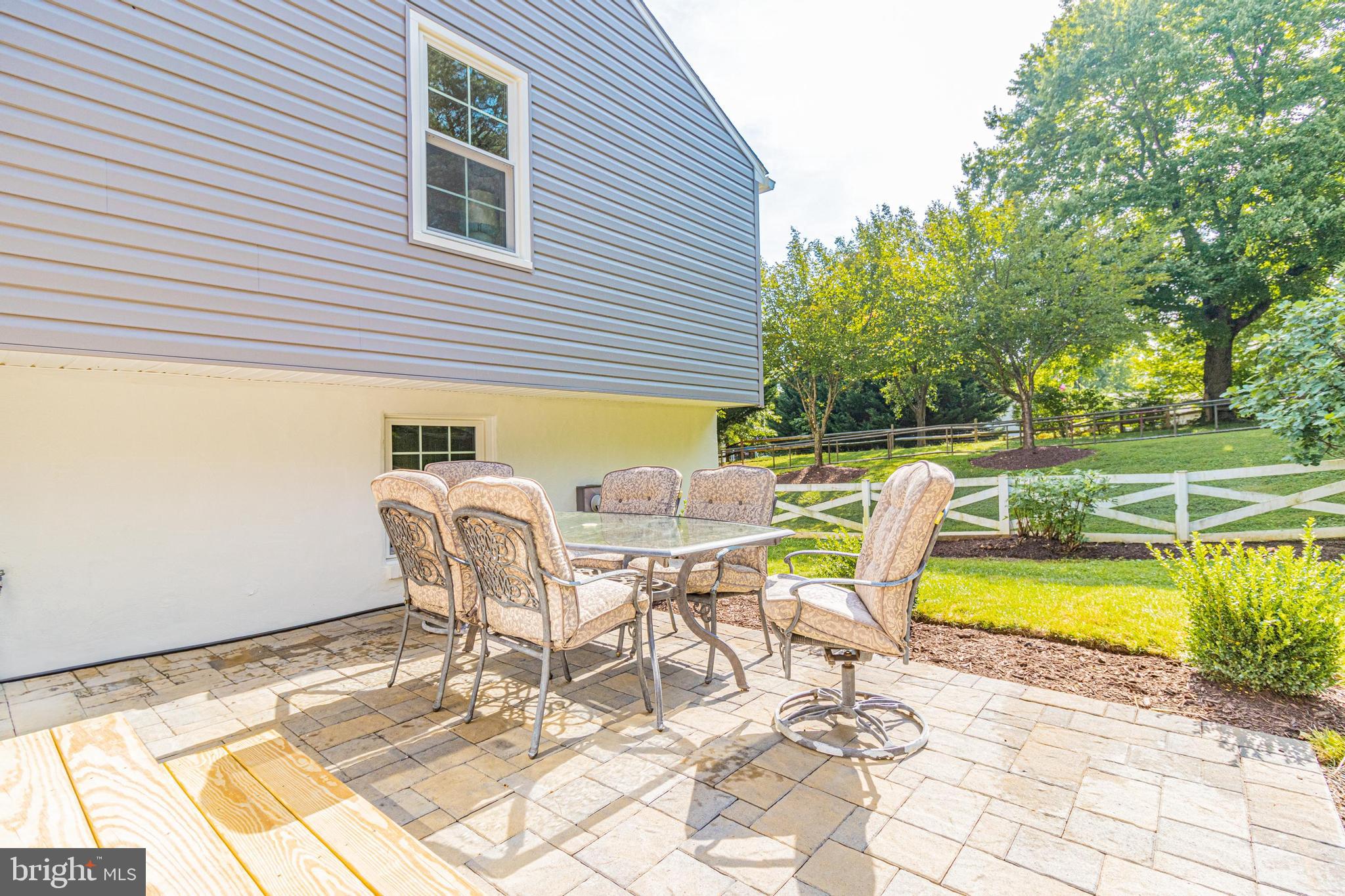 2311 GLENMORE TERRACE