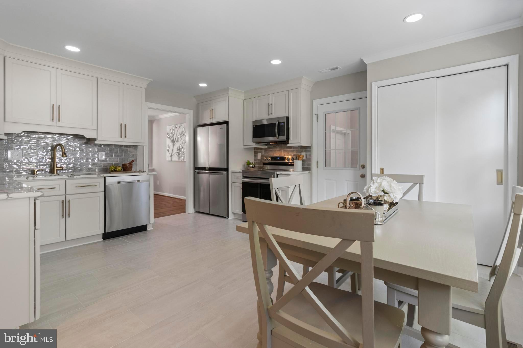 2311 GLENMORE TERRACE