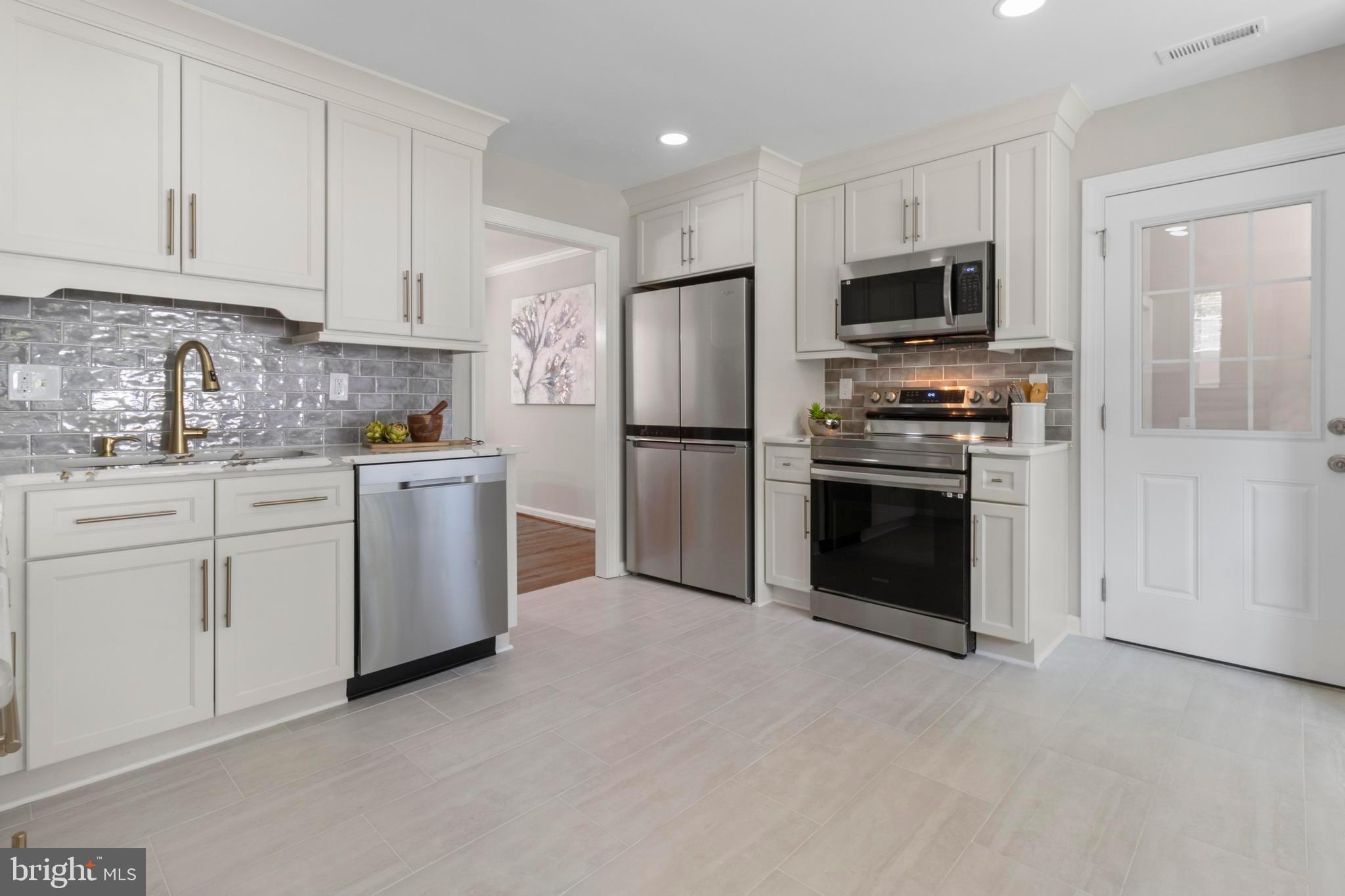 2311 GLENMORE TERRACE