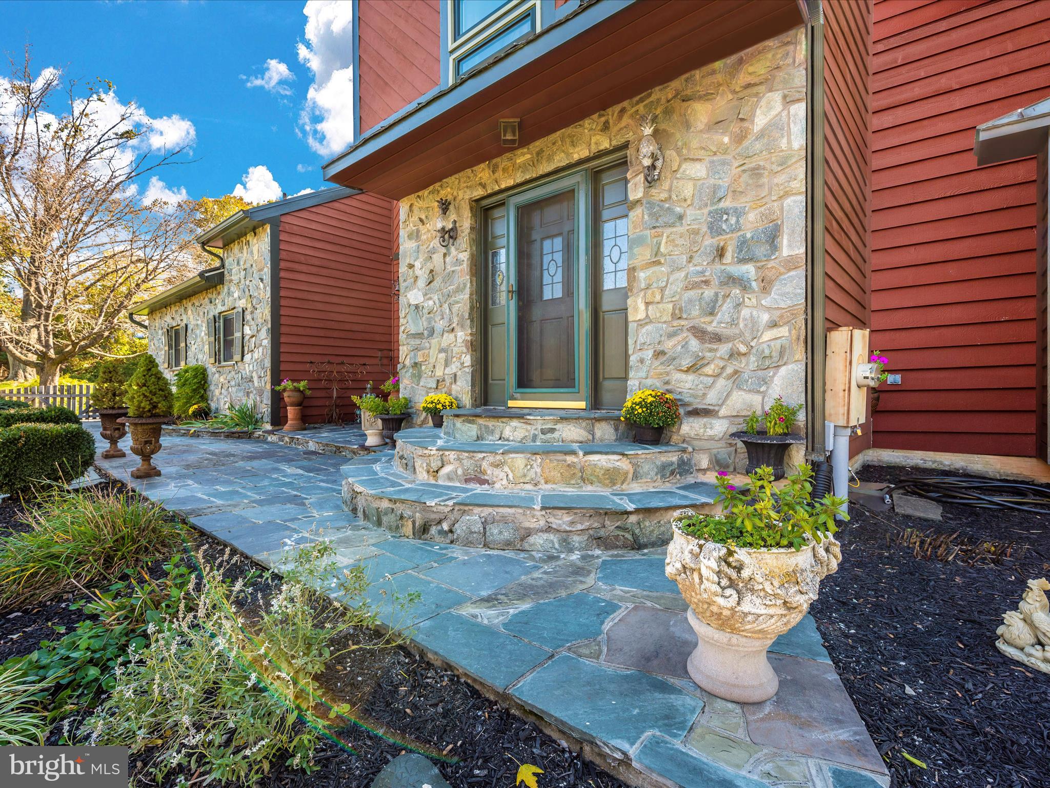 11500 Golden Post LANE