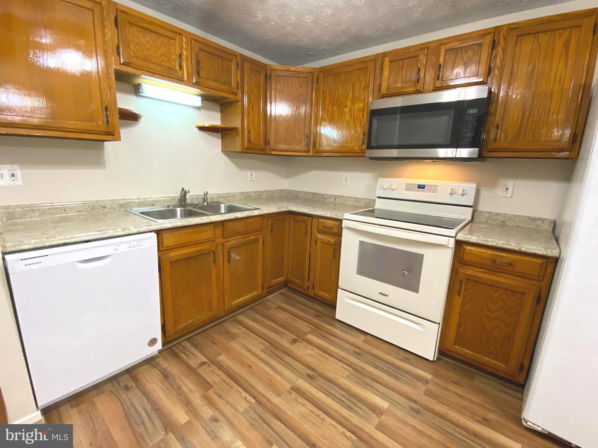 19502 Kildonan Dr