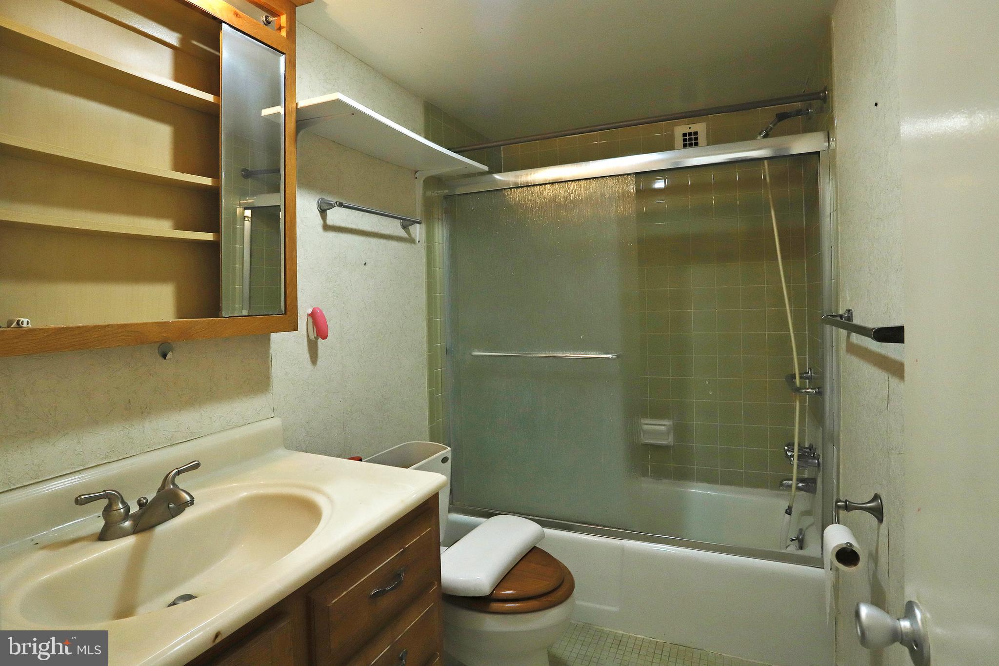 1121 University Blvd W #809-B