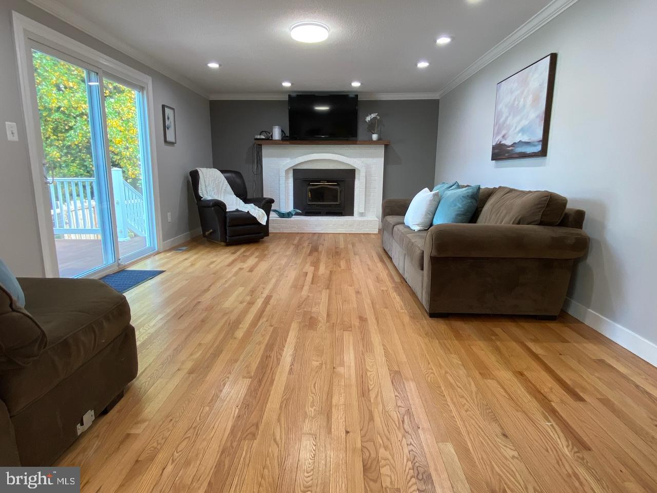 15817 Buena Vista Dr