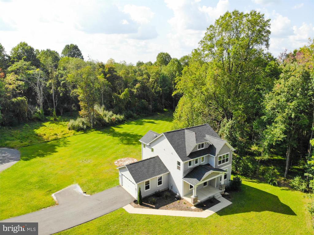 20816 Woodfield Rd