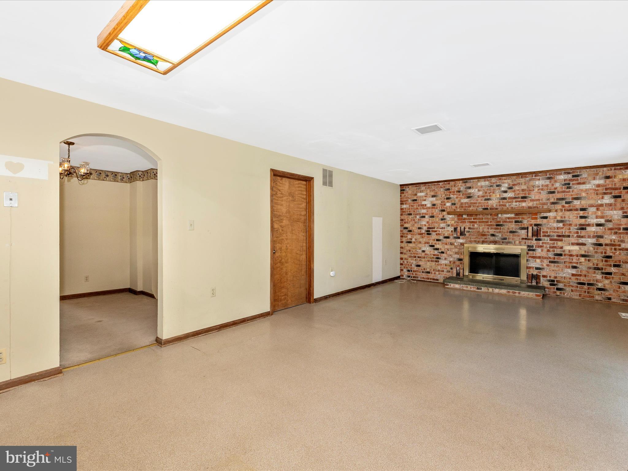 23700 Pleasant View Ln