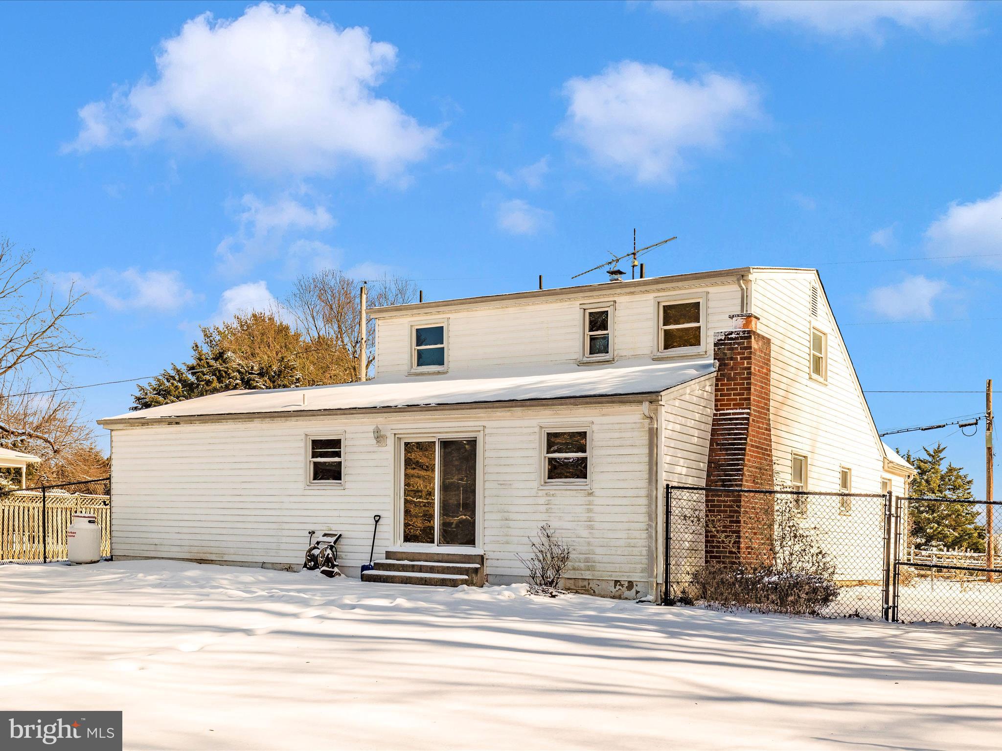 23700 Pleasant View Ln