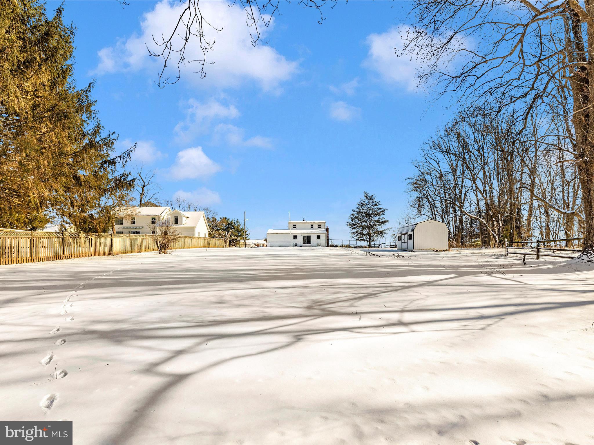 23700 Pleasant View Ln